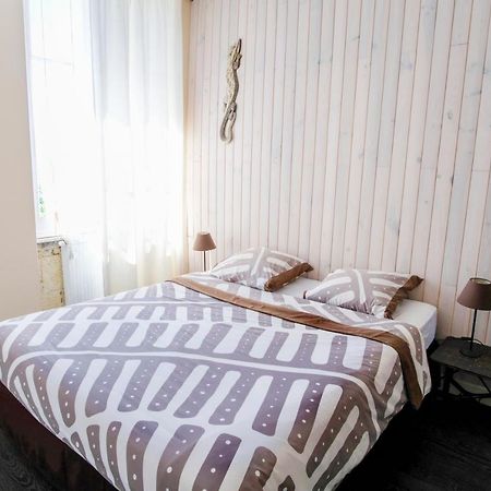 Les Gues Rivieres Bed & Breakfast Pujols  Екстериор снимка
