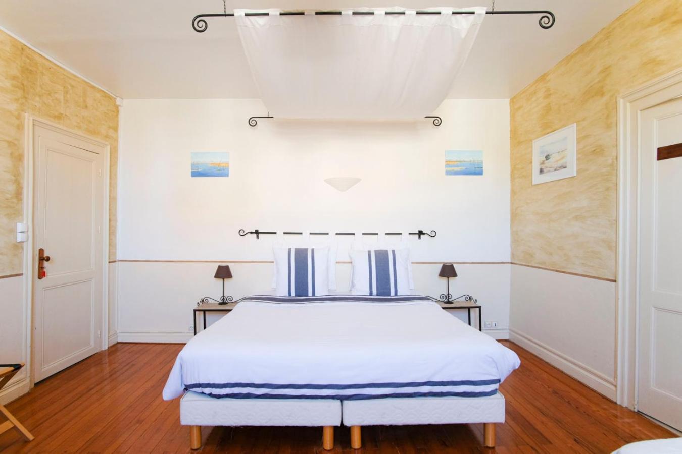 Les Gues Rivieres Bed & Breakfast Pujols  Стая снимка