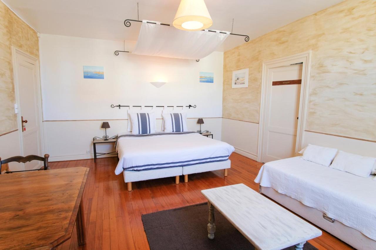 Les Gues Rivieres Bed & Breakfast Pujols  Екстериор снимка