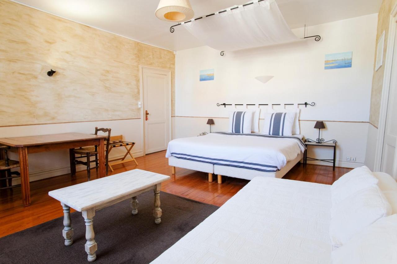 Les Gues Rivieres Bed & Breakfast Pujols  Екстериор снимка