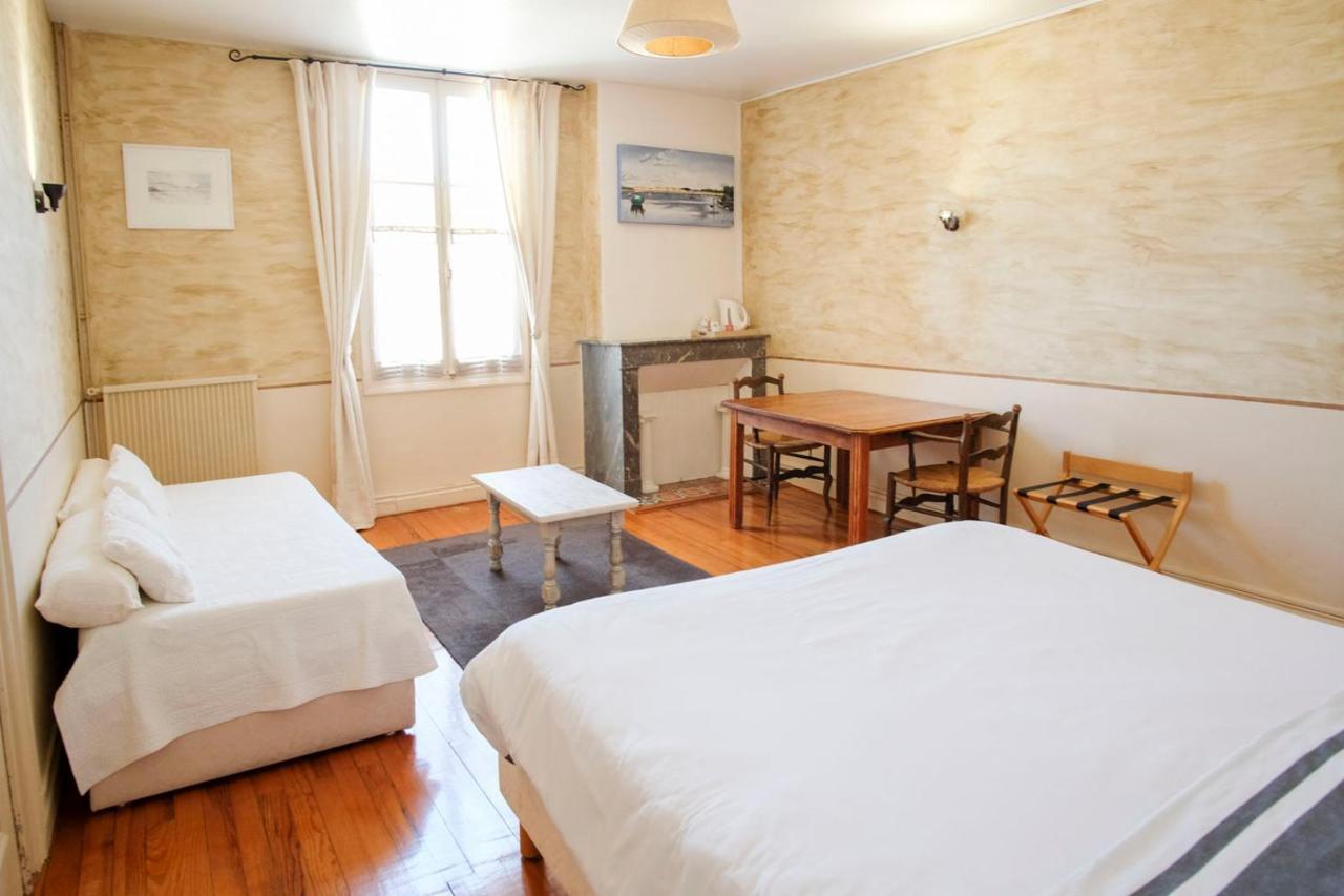 Les Gues Rivieres Bed & Breakfast Pujols  Екстериор снимка